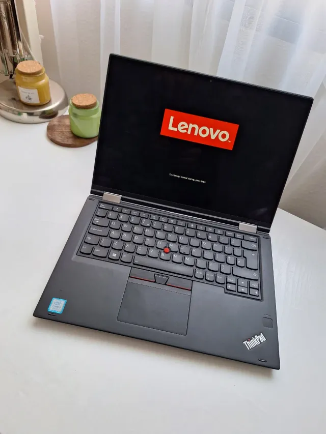 Lenovo ThinkPad X380 Yoga 2 en 1 Táctil