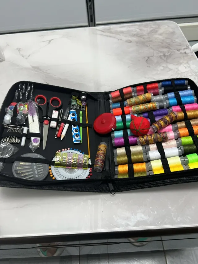 Kit de Costura Completo con Hilos y Accesorios