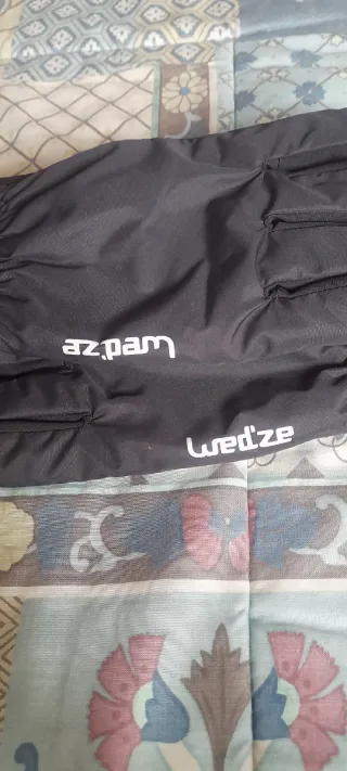 Guantes Decathlon Negros y Grises