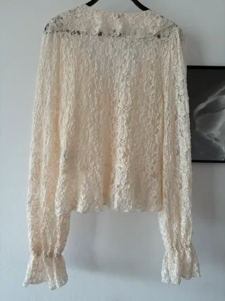 Blusa H&M encaje volantes beige Talla S