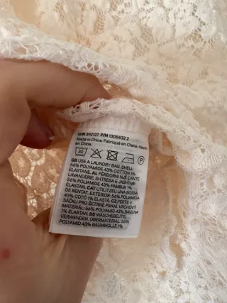 Blusa H&M encaje volantes beige Talla S