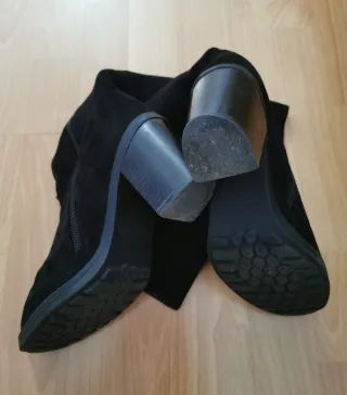 Botas altas negras térmicas con tacón y cremallera