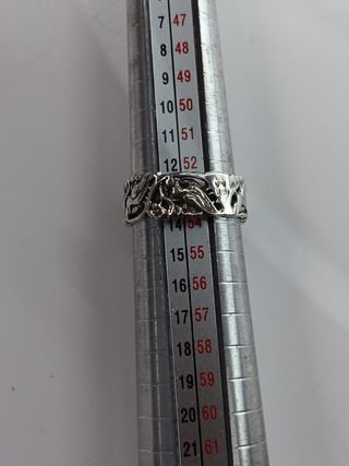 Anillo de Plata con Diseño Floral