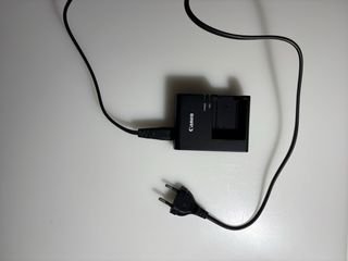 Cámara Canon EOS 4000D con objetivo 18-55mm