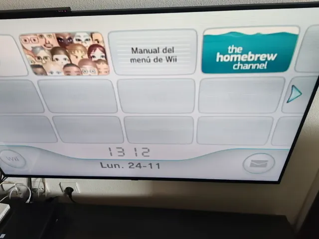 Nintendo Wii Mini Negra/Roja + Accesorios