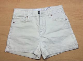 Lote 2 pantalones cortos vaqueros.