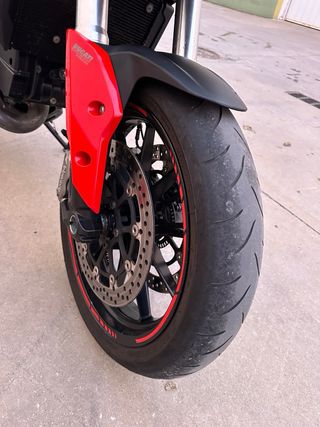 Ducati Hyperstrada 821