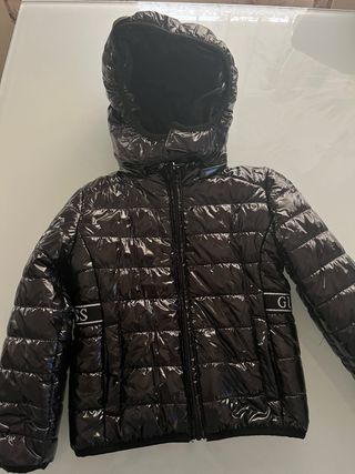 Chaqueta Guess Niña Negra Brillante