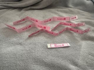 Etiquetas personalizadas Sara com flor