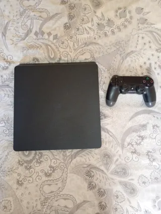 PS4 Slim 500GB + Mando Original.