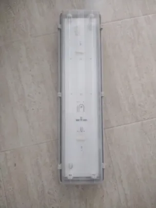 Plafón para tubos fluorescentes