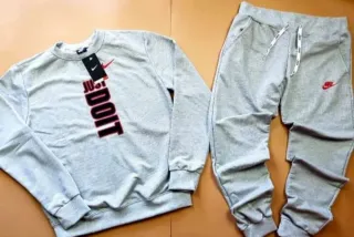 Conjunto deportivo Nike