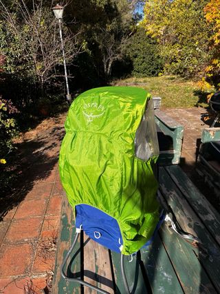 Portabebés Osprey Negro