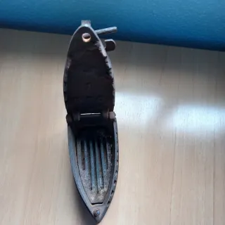 Plancha antigua de hierro