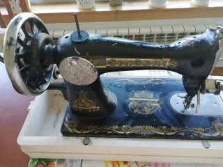 Máquina de coser Singer antigua
