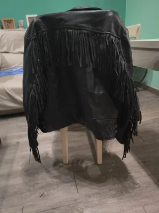 Chaqueta cuero con flecos y chaleco de cuero