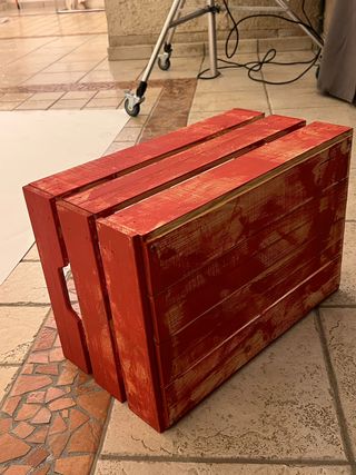 Cassetta in legno rossa
