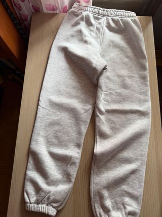 Chándal Zara Gris con Raya Lateral