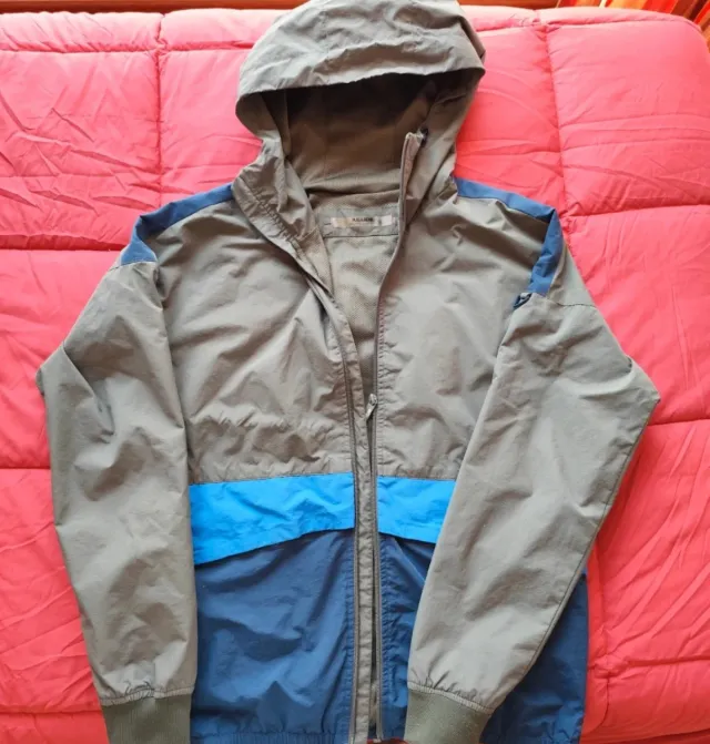 Cortavientos Pull&Bear azul y gris