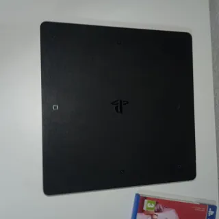 PS4 (PlayStation 4) con FIFA 23 y FIFA 20