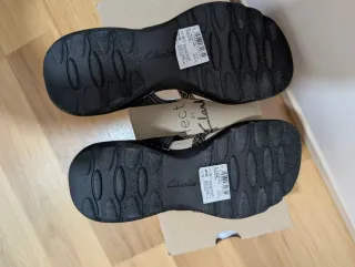 Sandalias Clarks Beige y Negro