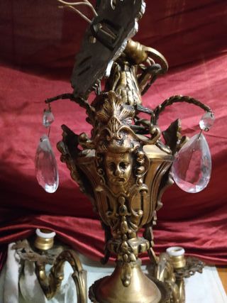 Lámpara de bronce antigua con cristales