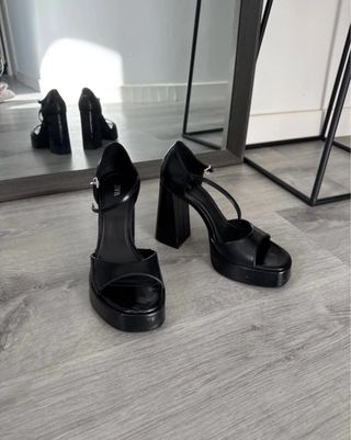 Sandalias Zara Plataforma Tacón Negro