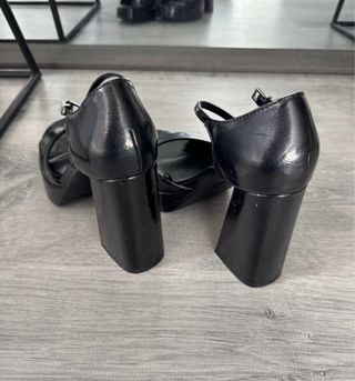 Sandalias Zara Plataforma Tacón Negro