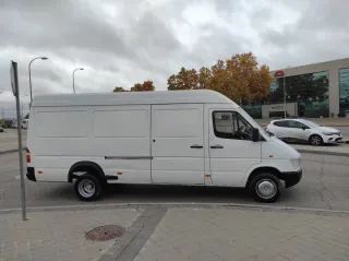 Mercedes-Benz Sprinter 412