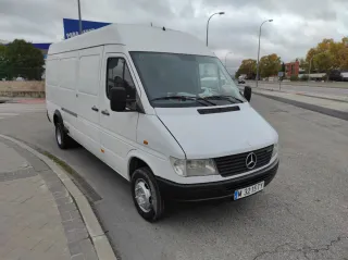 Mercedes-Benz Sprinter 412