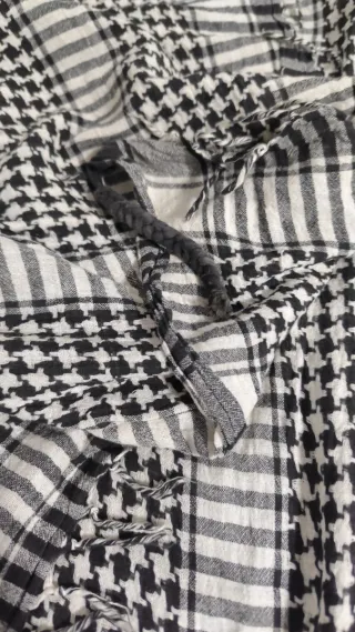 Pañuelo palestino blanco y negro
