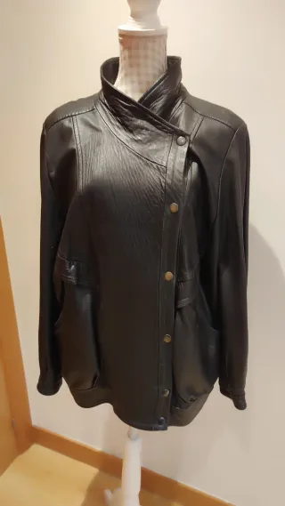 Cazadora cuero vintage negra