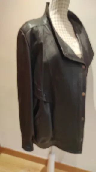 Cazadora cuero vintage negra