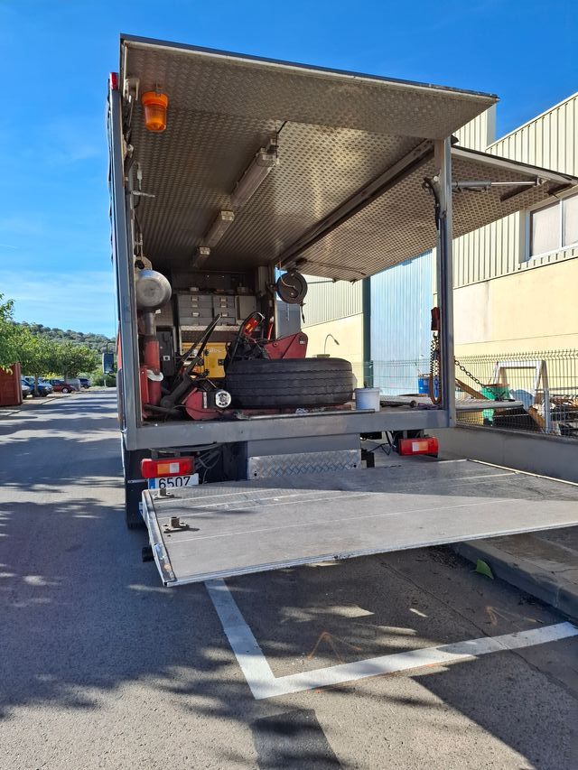 Volvo FL220 Camión Taller