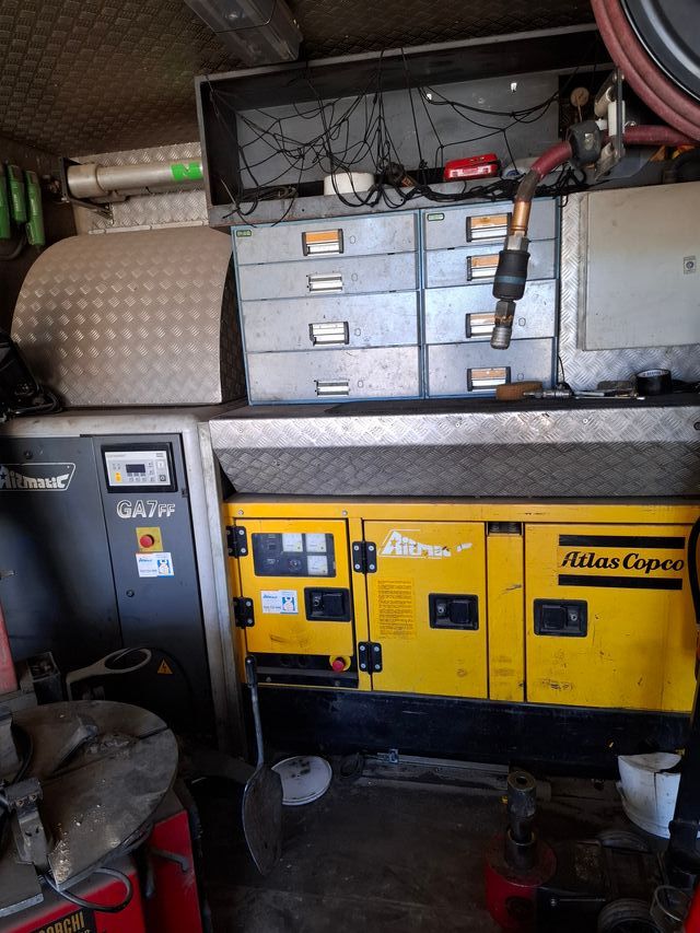 Volvo FL220 Camión Taller