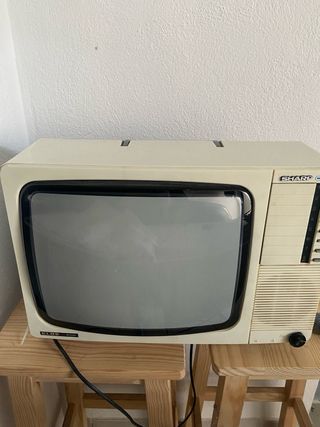Televisor Sharp Años 80 Beige
