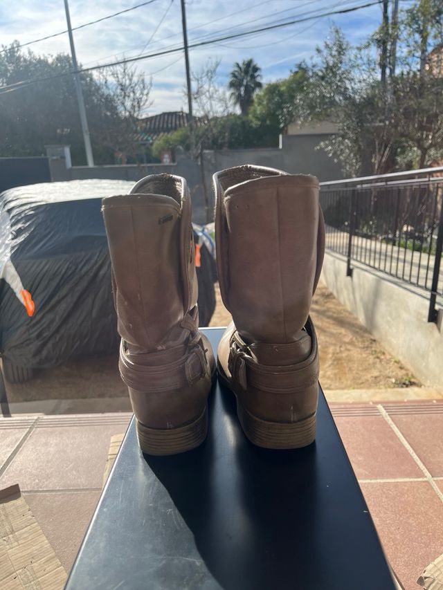 Stivaletti marroni da donna