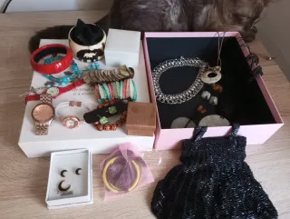 Caja Rituals Llena de Bisutería Variada