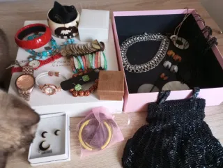 Caja Rituals Llena de Bisutería Variada