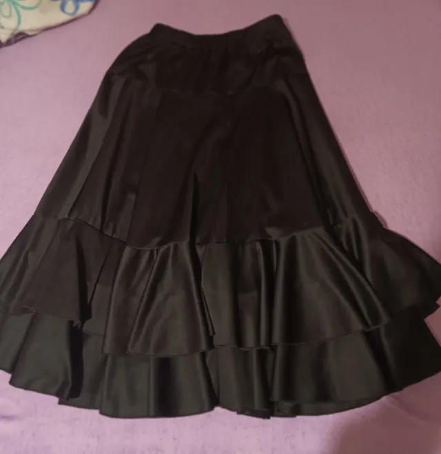 Falda flamenca negra volantes