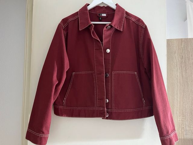 Chaqueta vaquera color vino tinto