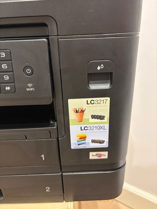 Impresora Brother MFC-J5730DW Poco Uso