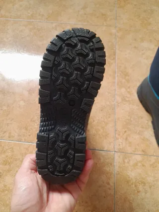 Botas nieve/lluvia niño/a 34/35. Marca Decathlon.