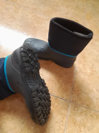 Botas nieve/lluvia niño/a 34/35. Marca Decathlon.