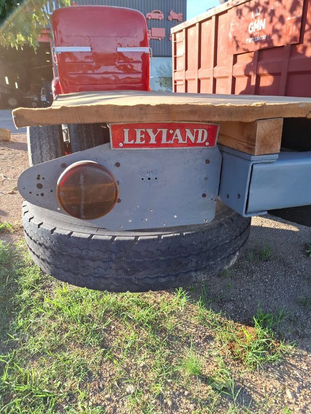 Leyland Comet Camión Clásico Rojo