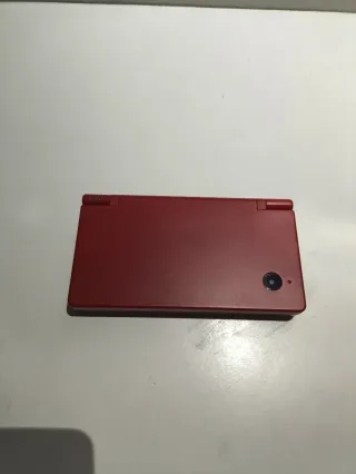 Nintendo DSi Roja