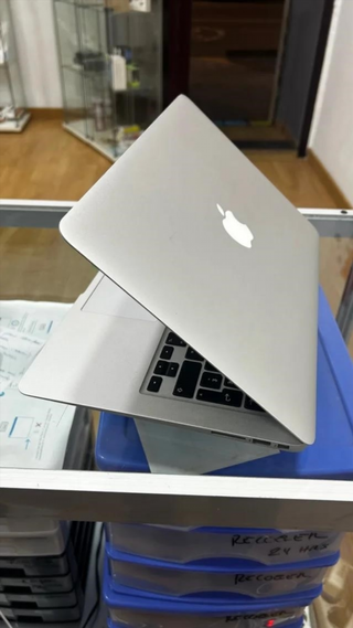 MacBook Air 2017 8GB RAM 1.6GHz i5 Plata