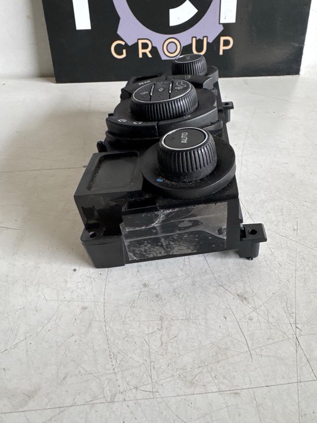 Mando climatizador Peugeot 5008 ref: 96738321XT