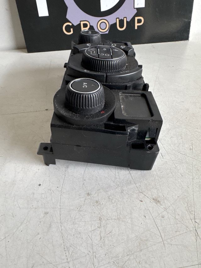 Mando climatizador Peugeot 5008 ref: 96738321XT