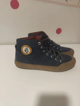 Zapatillas/bambas unisex Volcom azul y marrones